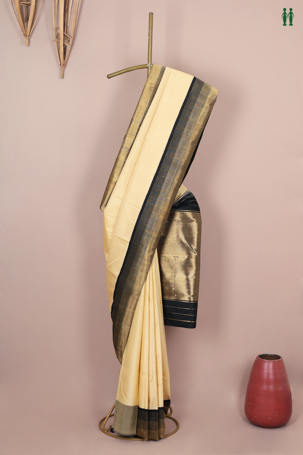 Kanchipuram Silk Saree In Beige With Contrast Border