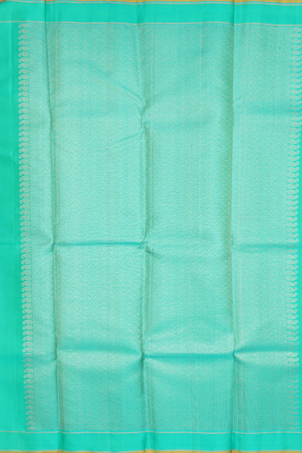 Kanchipuram Silk Saree In Green With Zari Buttas