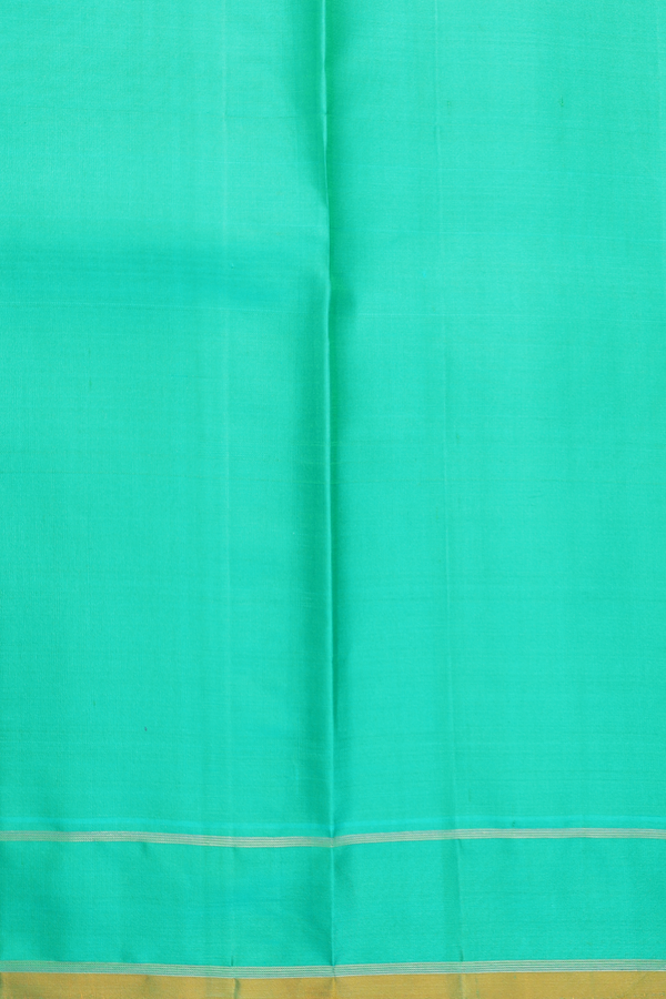 Kanchipuram Silk Saree In Green With Zari Buttas