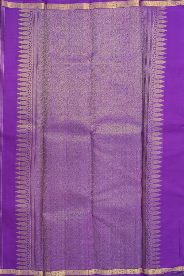 Kanchipuram Silk Saree In Forest Green With Chakram Buttas