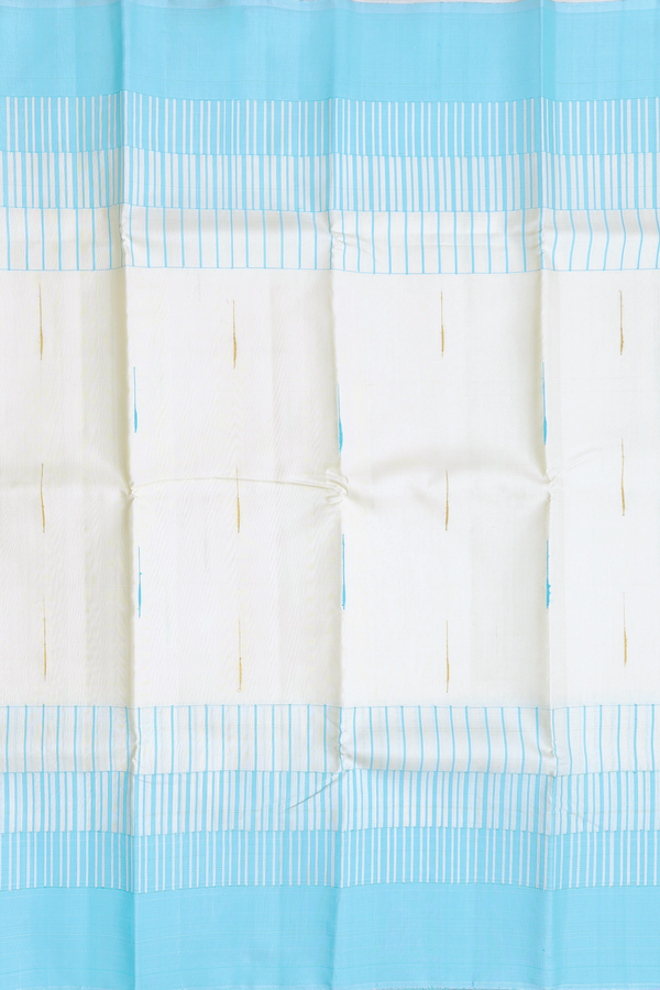 Kanchipuram Silk Saree In White With Malli Moggu Buttas