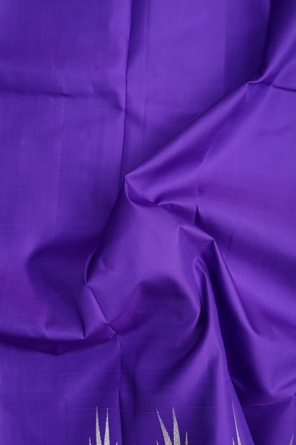 Kanchipuram Silk Saree In Royal Purple With Temple Border
