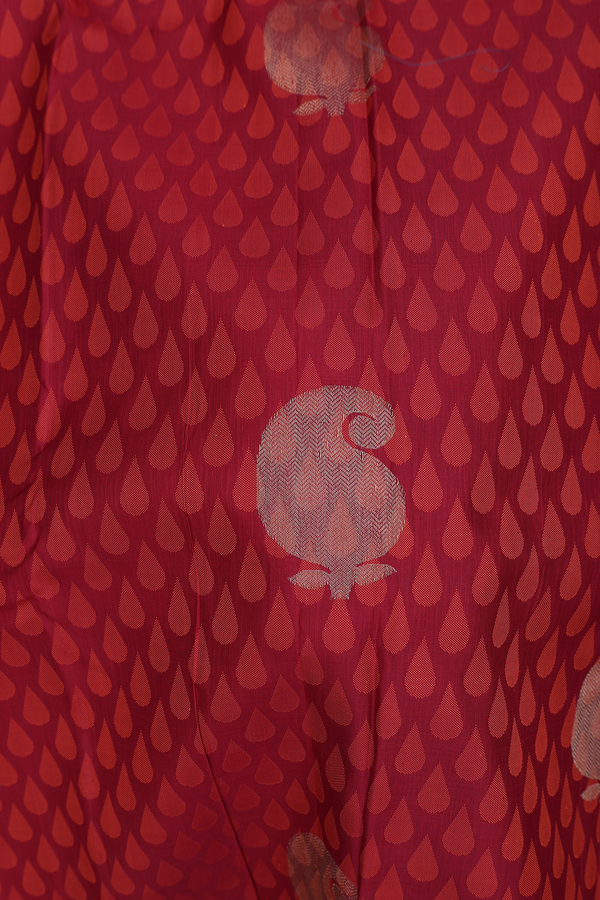 Kanchipuram Silk Saree In Maroon With Jacquard Pattern