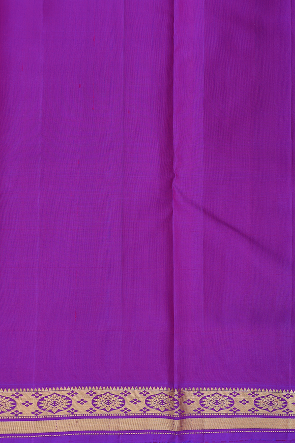 Kanchipuram Silk Saree In Dark Pink With Floral Buttas