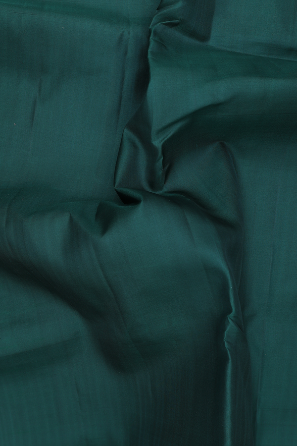 Kanchipuram Nine Yards Silk Saree In Green With Contrast Border