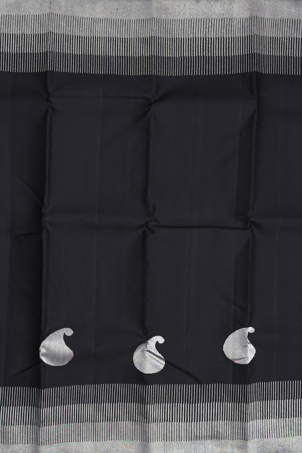 Kanchipuram Silk Saree In Black With Seepu Rekku Border
