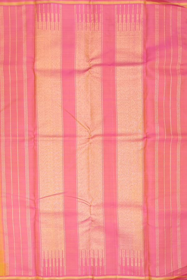 Kanchipuram Silk Saree In Yellow Paai Madippu Kattai Design