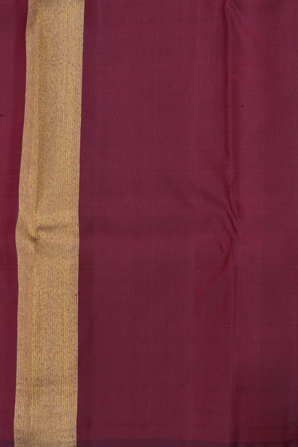 Kanchipuram Silk Saree In Gold With Step Border