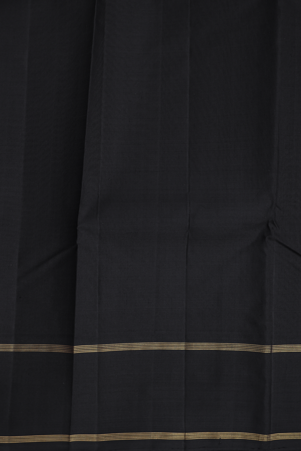 Kanchipuram Silk Saree In White With Checks Design