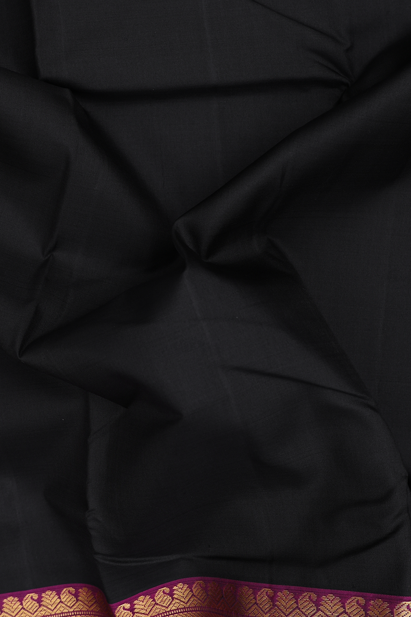 Kanchipuram Silk Saree In Black With Ganga Jamuna Border