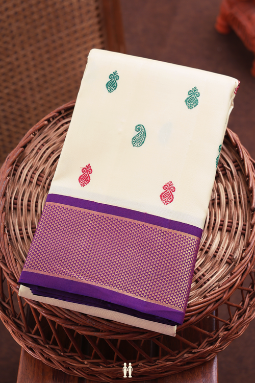Kanchipuram Silk Saree In Off White With Paisley Buttas
