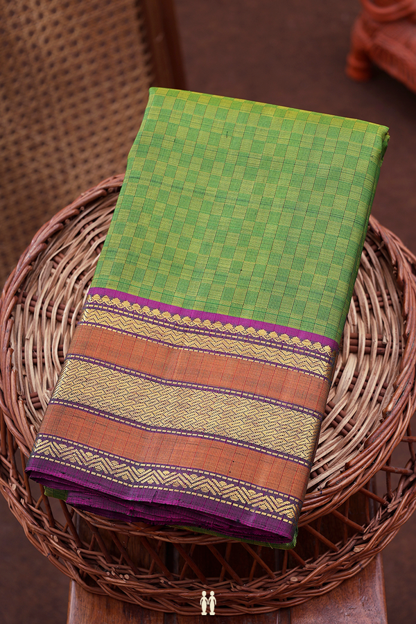 Kanchipuram Silk Saree In Green With Paai Madippu Kattam Design