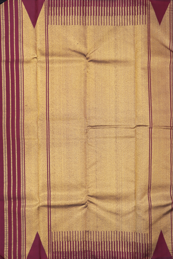 Kanchipuram Silk Saree In Gold With Rising Border