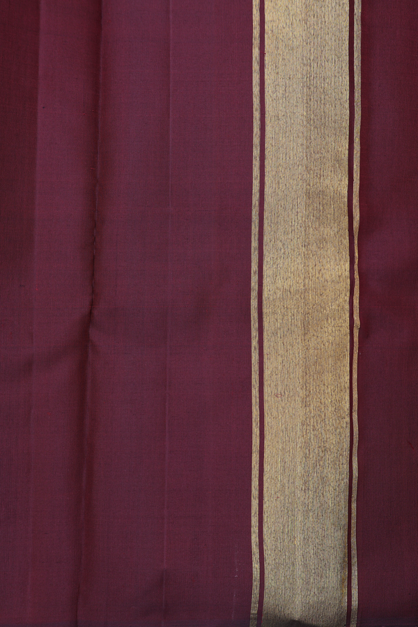 Kanchipuram Silk Saree In Gold With Rising Border