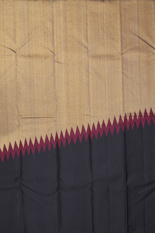 Kanchipuram Silk Saree In Gold With Rising Border