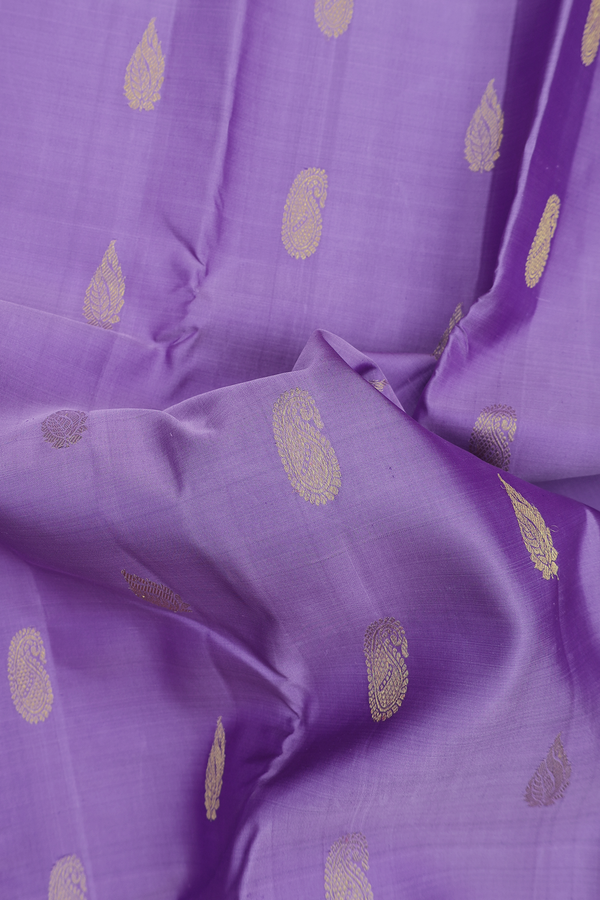 Kanchipuram Silk Saree In Light Purple With Paisley Buttas
