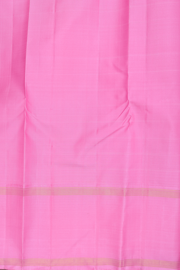 Kanchipuram Silk Saree In White With Checks Design