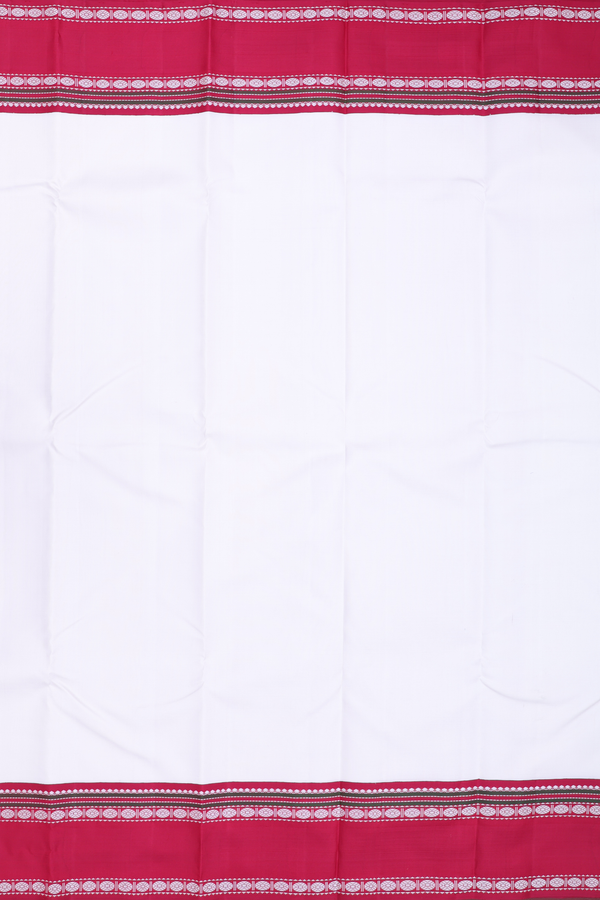 Kanchipuram Silk Saree In White With Contrast Border