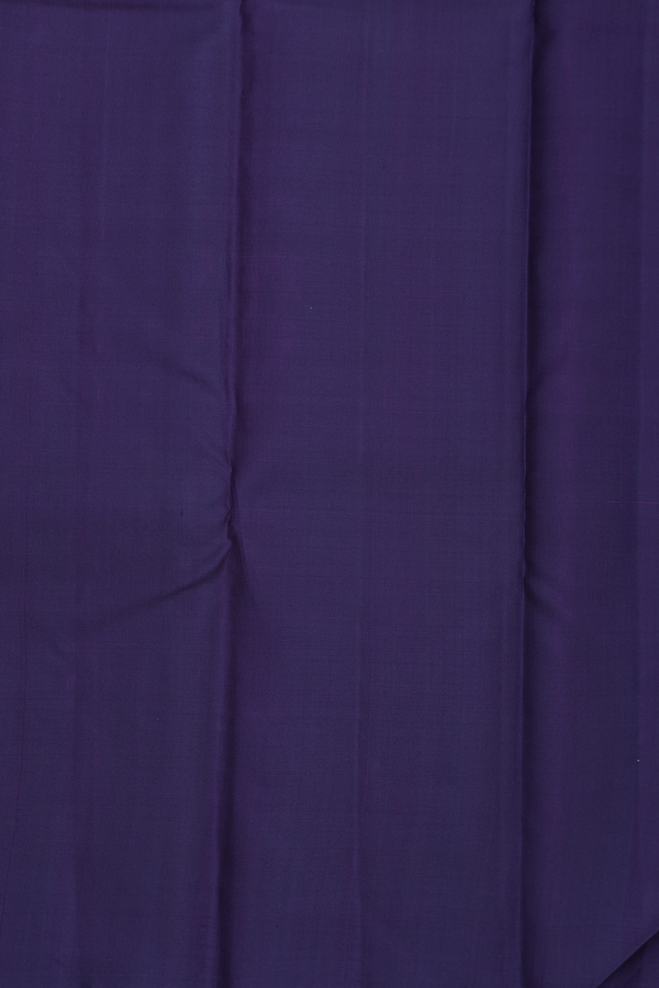 Kanchipuram Silk Saree In Magenta With Zari Motifs