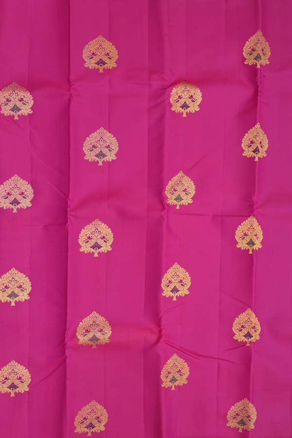 Kanchipuram Silk Saree In Magenta With Zari Motifs