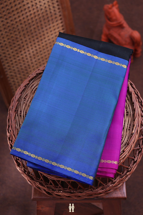 Kanchipuram Silk Saree In Black With Ganga Jamuna Border