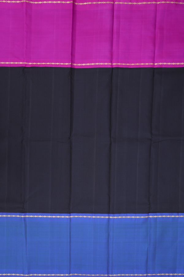Kanchipuram Silk Saree In Black With Ganga Jamuna Border