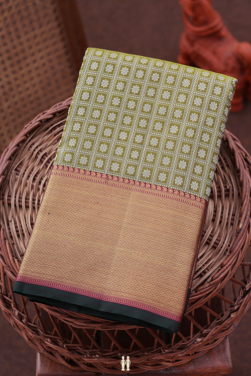 Kanchipuram Silk Saree In Green With Jacquard Pattern