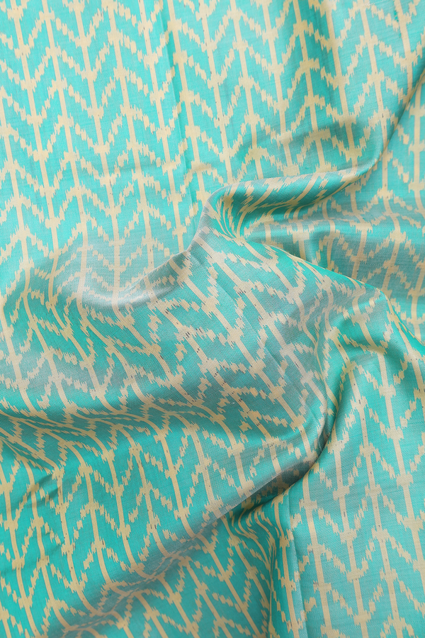 Patola Silk Saree In Green With Allover Design