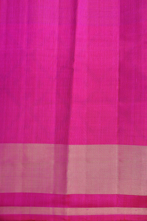 Patola Silk Saree In Peacock Green With Diamond Border