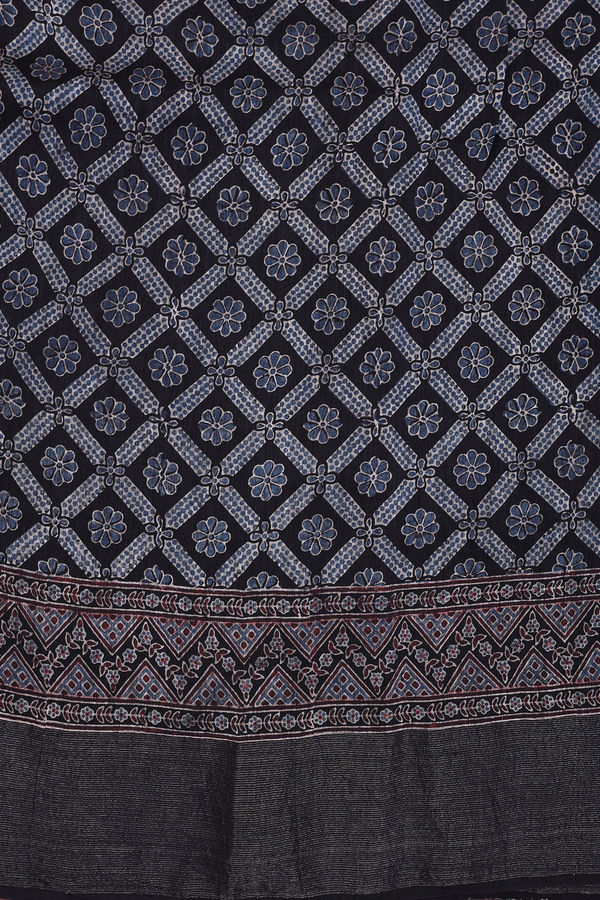 Linen Saree With Black With Floral Printed Design