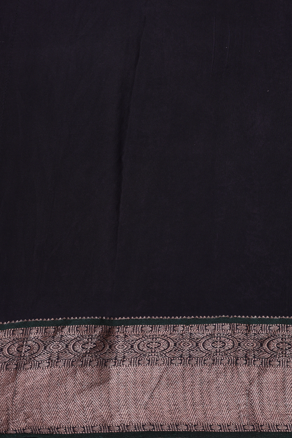 Georgette Saree In Deep Purple With Printed Buttas