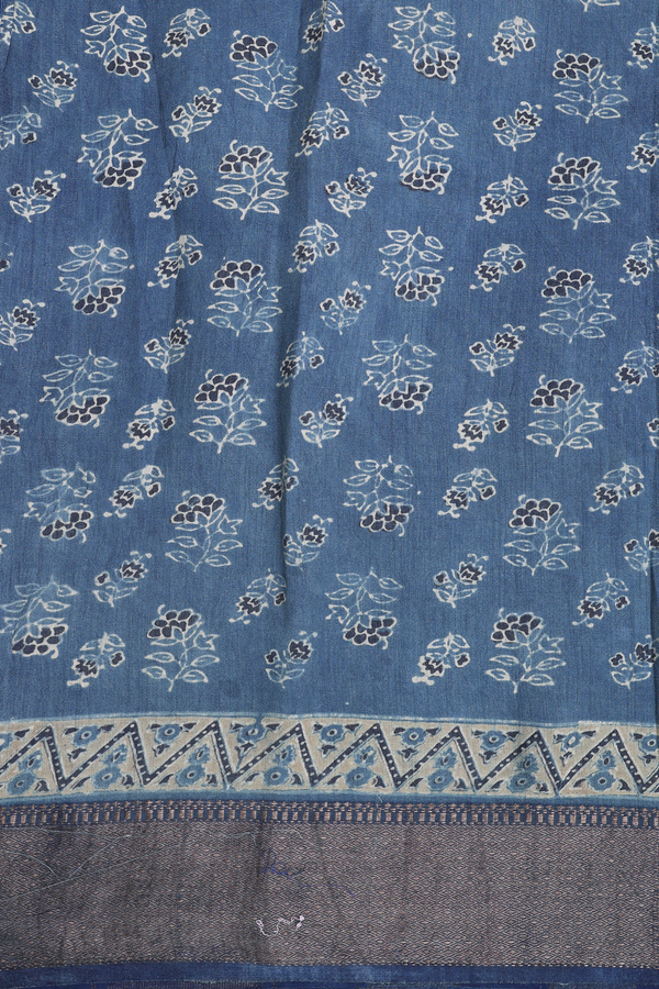 Georgette Saree In Blue And Green With Chevron Design