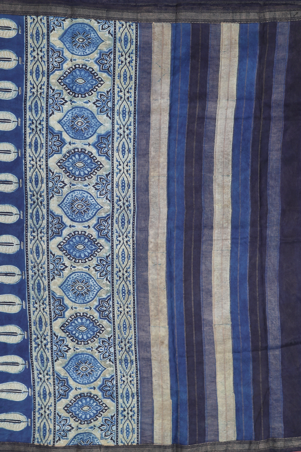 Georgette Saree In Blue With Printed Buttas