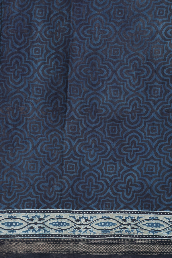 Georgette Saree In Blue With Printed Buttas