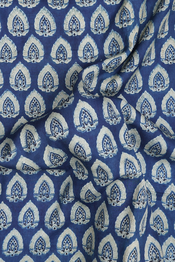 Georgette Saree In Blue With Printed Buttas
