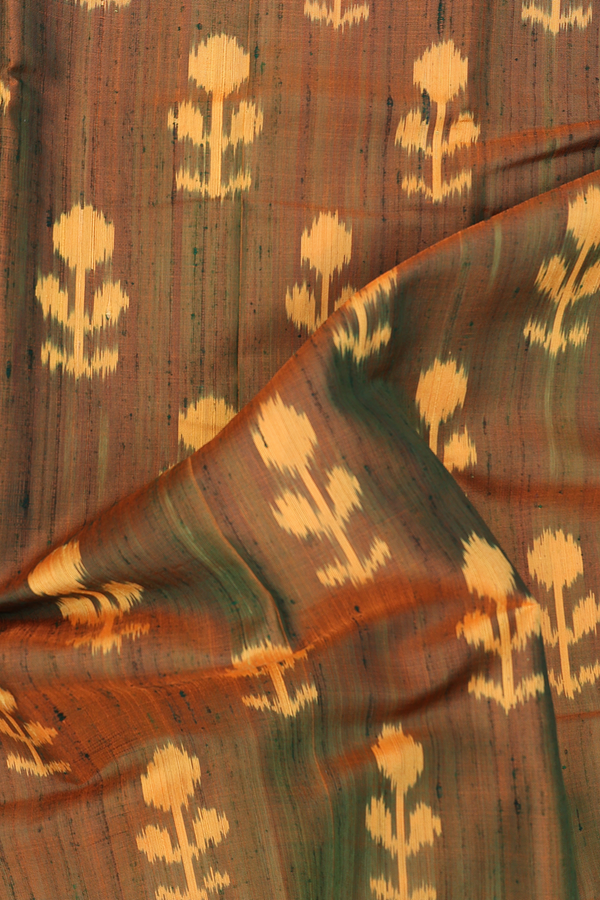 Patola Silk Saree In Dual Tone With Floral Design