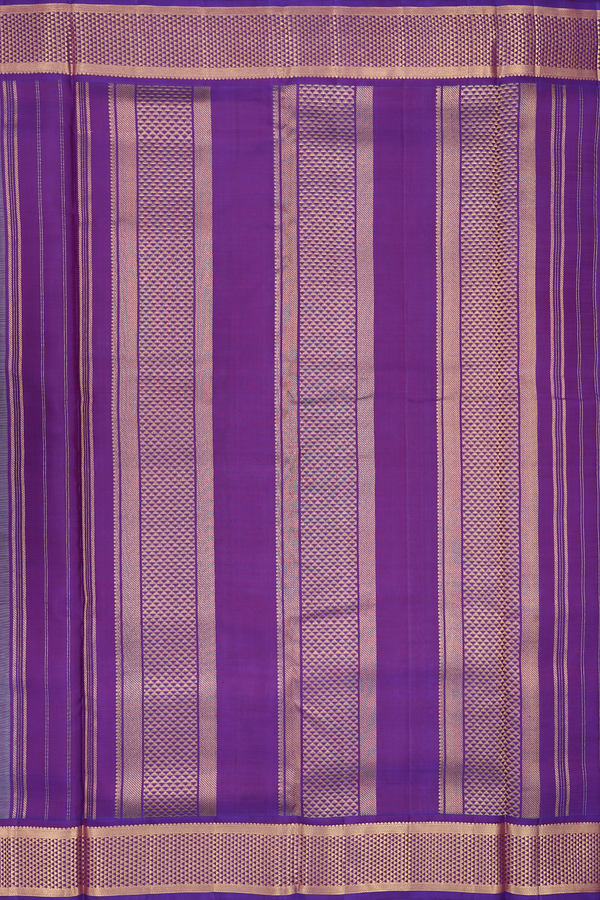 Nine Yards Silk Saree In Green With Arai Maadam Border