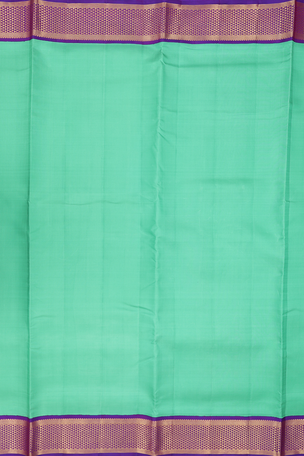 Nine Yards Silk Saree In Green With Arai Maadam Border