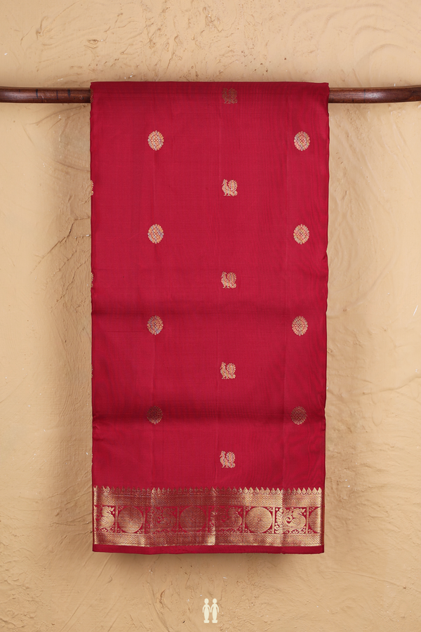 Kanchipuram Nine Yards Silk Saree In Red With Peacock Buttas