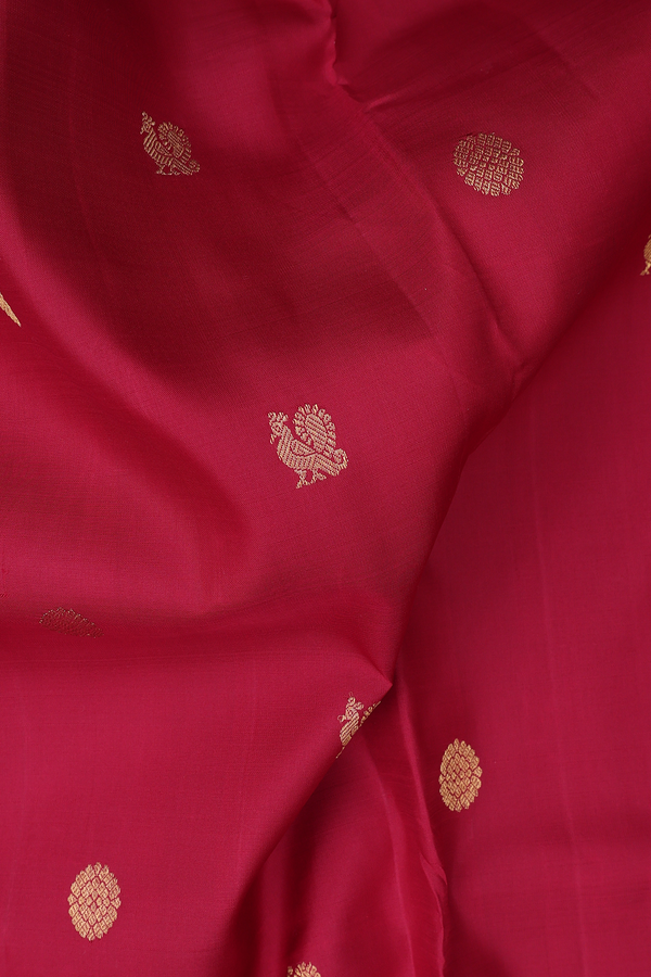 Kanchipuram Nine Yards Silk Saree In Red With Peacock Buttas
