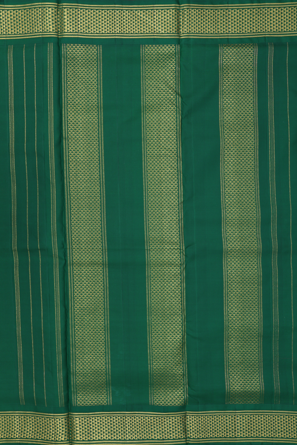 Kanchipuram Nine Yards Silk Saree In Red With Zari Border