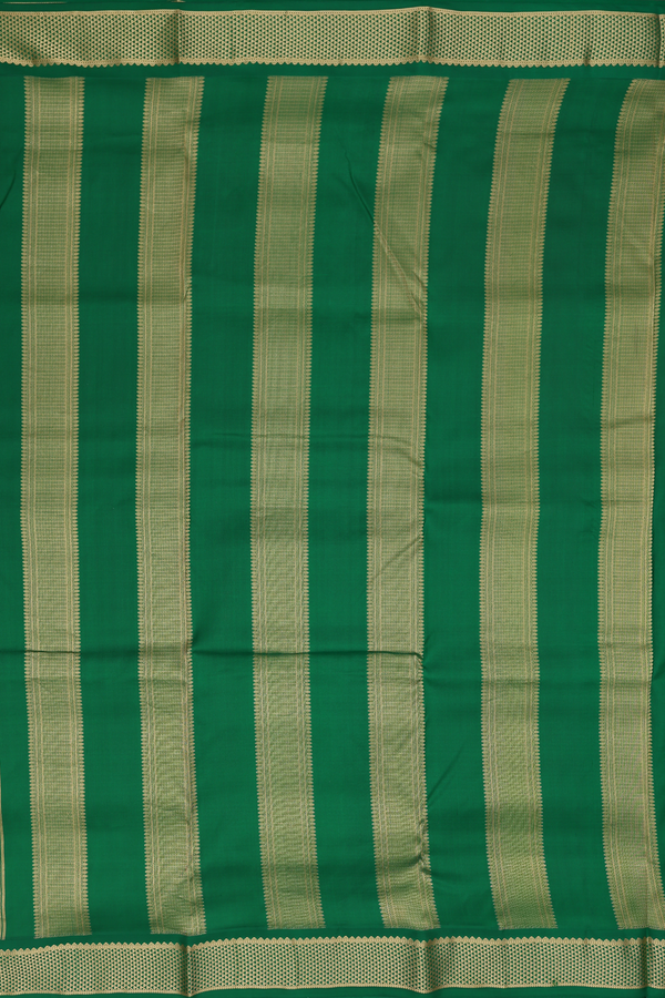 Kanchipuram Nine Yards Silk Saree In Red With Contrast Border