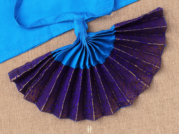 Contrast Border Blue Silk Cotton Amman Pavadai Set