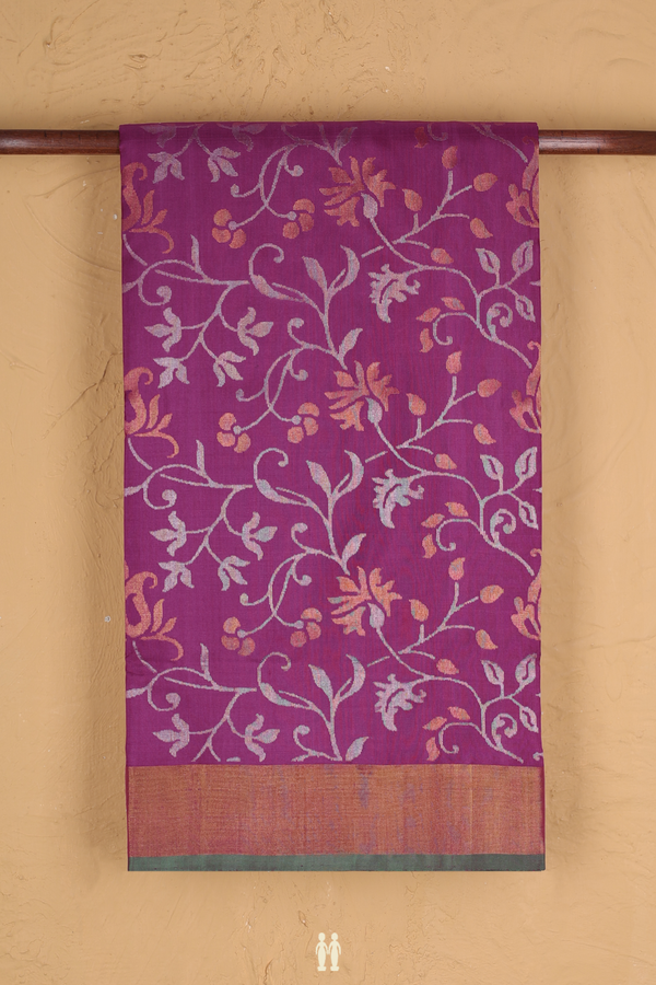 Uppada Silk Saree In Purple With Paisley Design