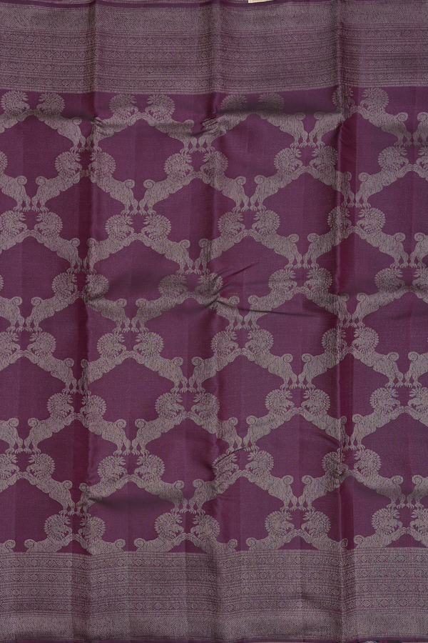 Kanchipuram Silk Saree In Plum Purple With Ogee Design