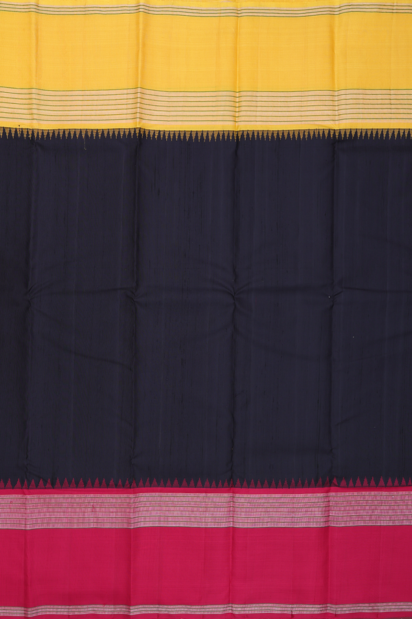 Kanchipuram Silk Saree In Black With Ganga Jamuna Border