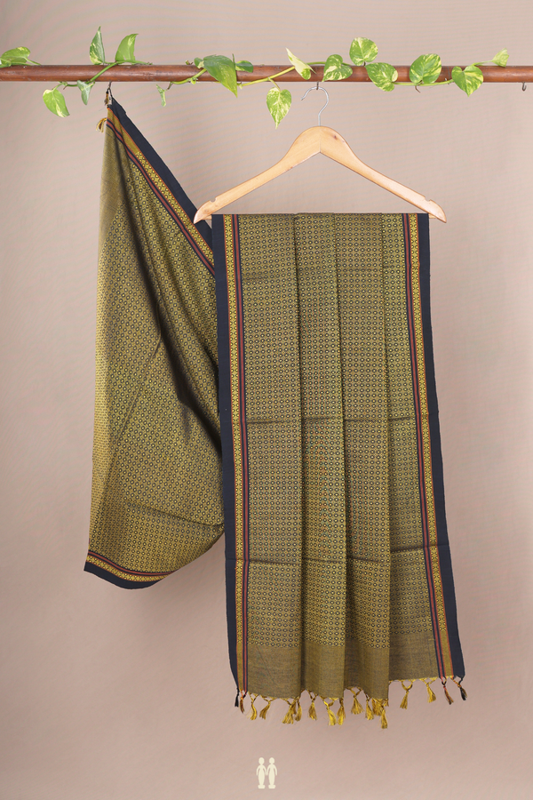 Allover Threadwork Design Black Pashmina Dupatta