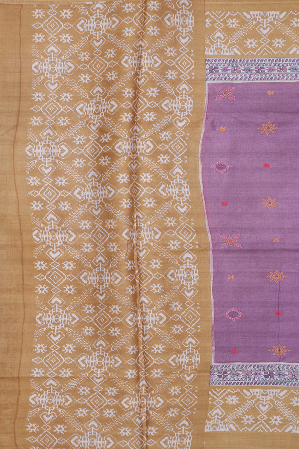 Tussar Silk Saree In Light Purple With Threadwork Buttas