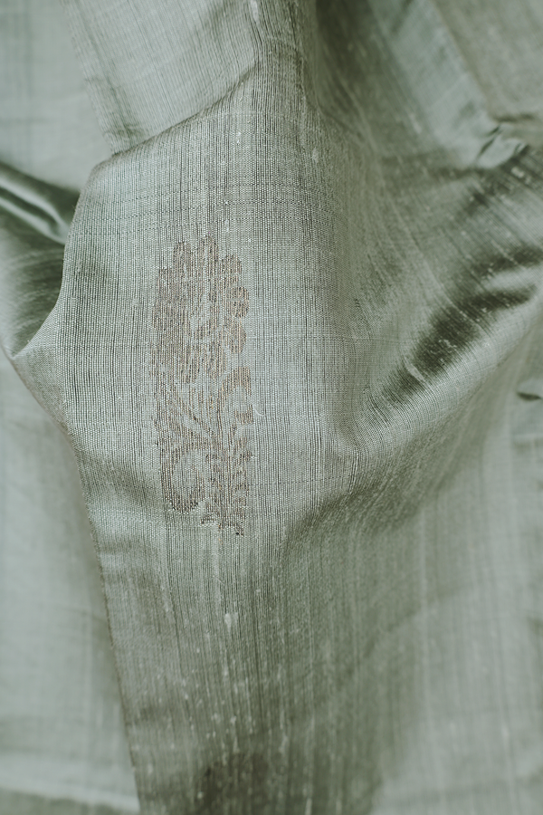 Jute Saree In Greenish Grey With Floral Motifs