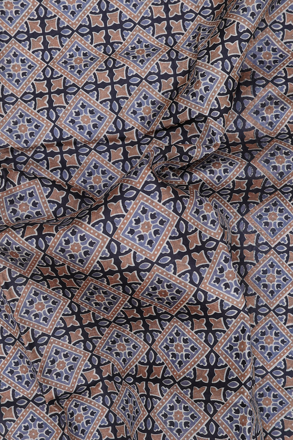 Printed Silk Saree In Black With Diamond Design